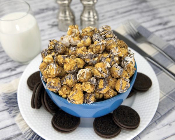Cookies & Cream Popcorn Premium Bag - Image 2